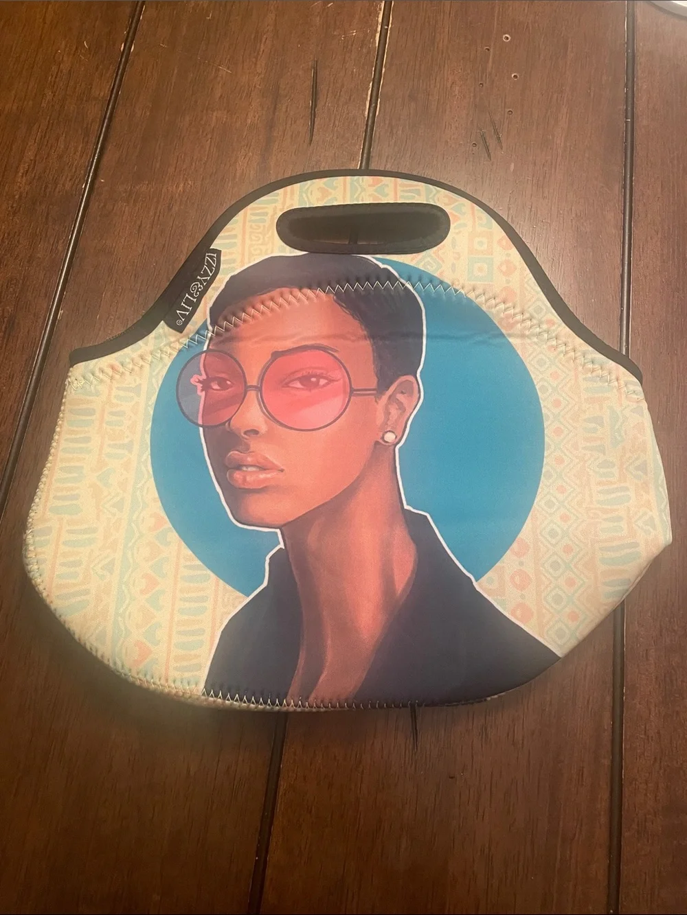 Izzy & Liv Neoprene Lunch Tote with Portrait Graphic